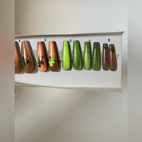 Hand painted press on nails // Long coffin shape // 20 nails // 10 sizes - Picture 9 of 17